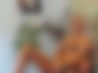 Live cam show with BlueEyesDesire - Smoking on CamClone