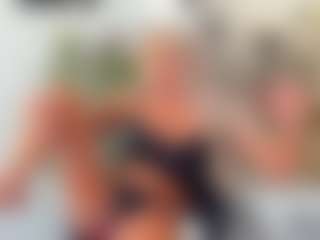 BlueEyesDesire's Live Sex Cam Show