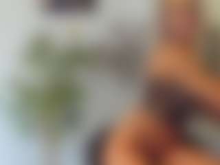 BlueEyesDesire's Live Sex Cam Show