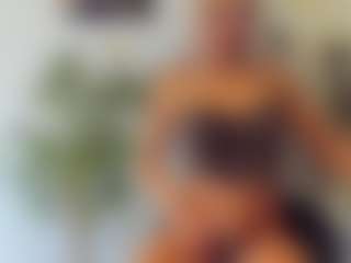 Live cam show with BlueEyesDesire - Blowjob Mature on sexylive.show