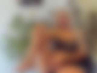 BlueEyesDesire's Live Sex Cam Show