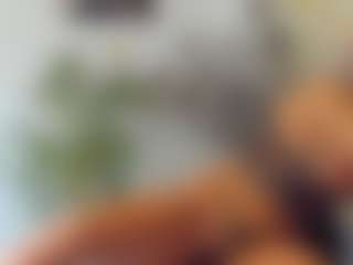 Live cam show with BlueEyesDesire - Athletic on Mixed Magazine Live