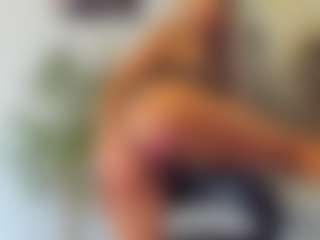Live cam show with BlueEyesDesire - Lush Mature on Latina Girls