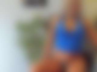 Live cam show with BlueEyesDesire - Middle Aged on CamClone
