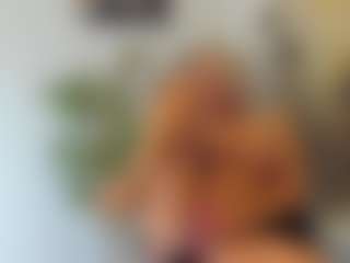 BlueEyesDesire's Live Sex Cam Show