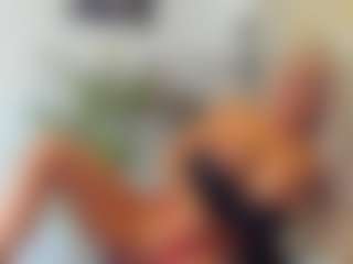 Live cam show with BlueEyesDesire - Middle Aged on Streamer API