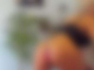 BlueEyesDesire's Live Sex Cam Show
