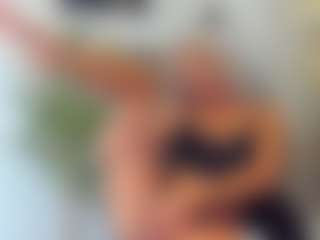 Live cam show with BlueEyesDesire - Sexy on AdultVida.com