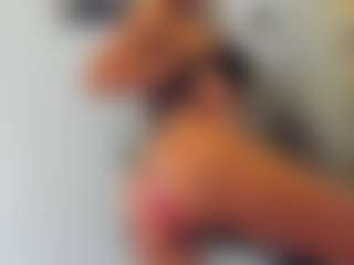 Live cam show with BlueEyesDesire - Erotic Dance on AdultVida.com