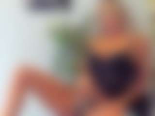 Live cam show with BlueEyesDesire - Sexwebcam Mature on Camiplay Live