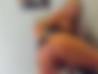BlueEyesDesire's Live Sex Cam Show