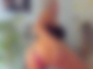 BlueEyesDesire's Live Sex Cam Show