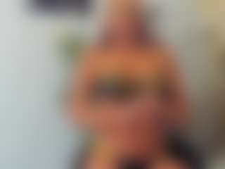 Live cam show with BlueEyesDesire - Athletic Middle Aged on Hubzter Live