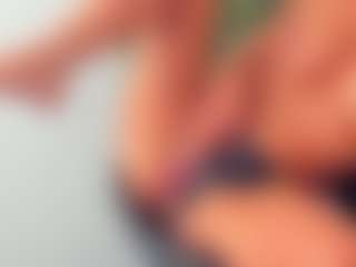 BlueEyesDesire's Live Sex Cam Show