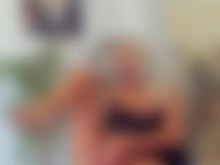 Live cam show with BlueEyesDesire - Blue Eyes on sexytreat.net
