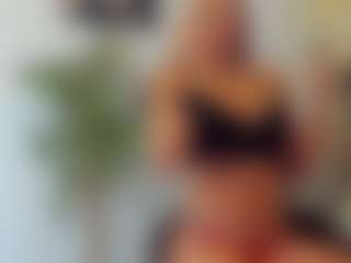 Live cam show with BlueEyesDesire - Flashing on fuck-show.com