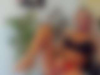 Live cam show with BlueEyesDesire - Erotic Dance on Livezox