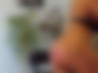 BlueEyesDesire's Live Sex Cam Show