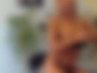 BlueEyesDesire's Live Sex Cam Show