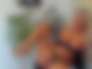 Live cam show with BlueEyesDesire - Middle Aged on mypornchat.com