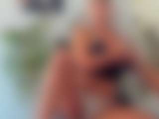 Live cam show with BlueEyesDesire - Squirt Mature on Dolls Live