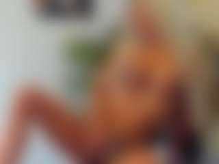 BlueEyesDesire's Live Sex Cam Show