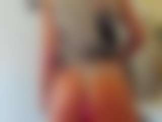 Live cam show with BlueEyesDesire - Smoking on Camsoda