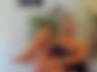 BlueEyesDesire's Live Sex Cam Show