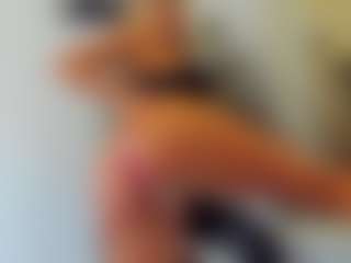 BlueEyesDesire's Live Sex Cam Show