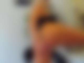 BlueEyesDesire's Live Sex Cam Show