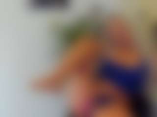 BlueEyesDesire's Live Sex Cam Show