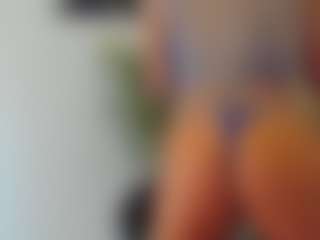 BlueEyesDesire's Live Sex Cam Show