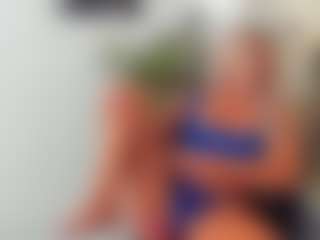 BlueEyesDesire's Live Sex Cam Show