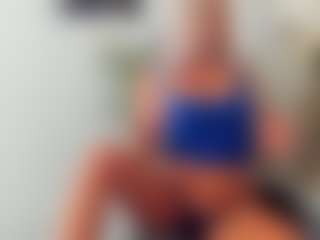 Live cam show with BlueEyesDesire - Athletic Strip on justonemore.cc