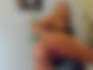 BlueEyesDesire's Live Sex Cam Show
