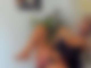 BlueEyesDesire's Live Sex Cam Show