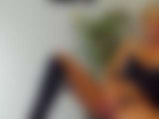 BlueEyesDesire's Live Sex Cam Show