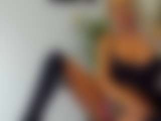 Live cam show with BlueEyesDesire - Athletic on madthumbs