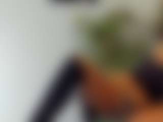 BlueEyesDesire's Live Sex Cam Show