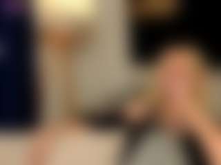 Live cam show with EileenMacmullan - Oil on Latina Girls