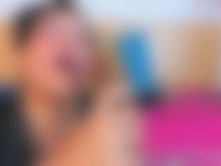 Live cam show with Laura-Torrees - Mature on pussylord.com