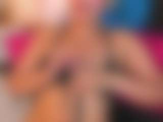 Live cam show with Laura-Torrees - Natural on Dare Cams
