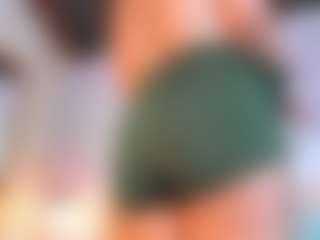 Live cam show with Laura-Torrees - Gamer Mature on Gym Cam Girls