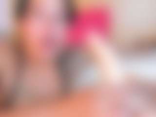 Live cam show with Laura-Torrees - Natural on Camsoda