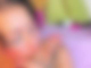 Live cam show with Laura-Torrees - Natural on StripNow
