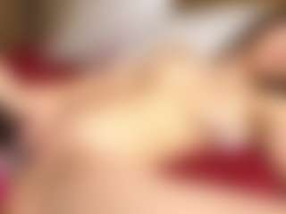 Live cam show with PetrinaRuhter - Bisexual on googirlz