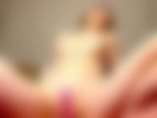 Live cam show with PetrinaRuhter - Striptease on Camsoda