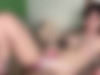 Live cam show with Lilian - Small Tits Teen (18+) on Camming Site