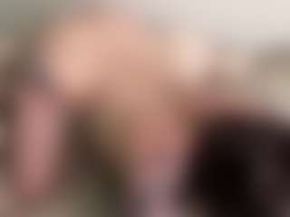 Live cam show with Lilian - Blue Eyes on liverealitysex.com