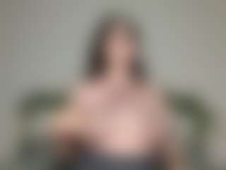 Live cam show with Quinn💕 - Big Tits Brown Hair on hornycams.live